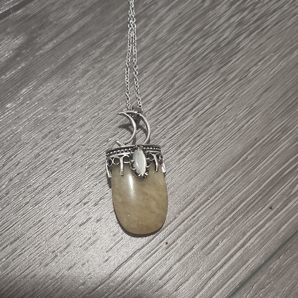 Handcrafted Golden Manifestation Citrine Necklace - Picture 5 of 5